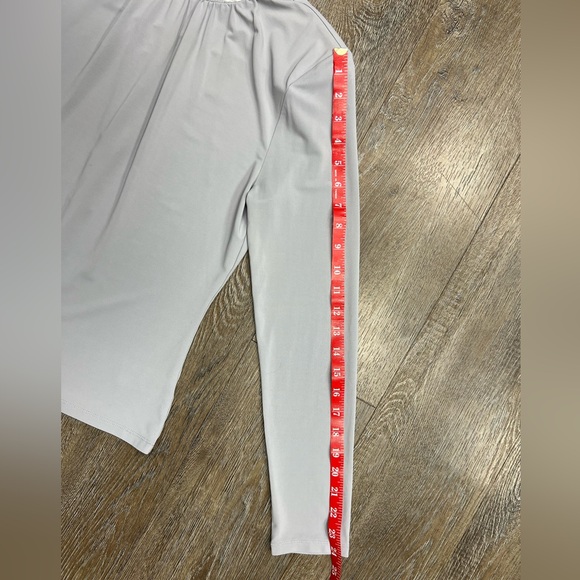 EUC Aritzia Babaton I-OI top, sz M - Picture 6 of 8